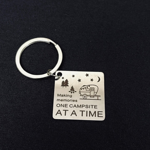 “Making Memories One Campsite at a Time” Square Keychain - Picture 1 of 6